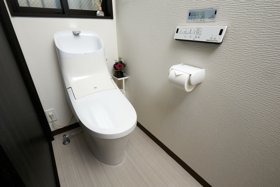 ２階トイレ(温水洗浄機付暖房便座)