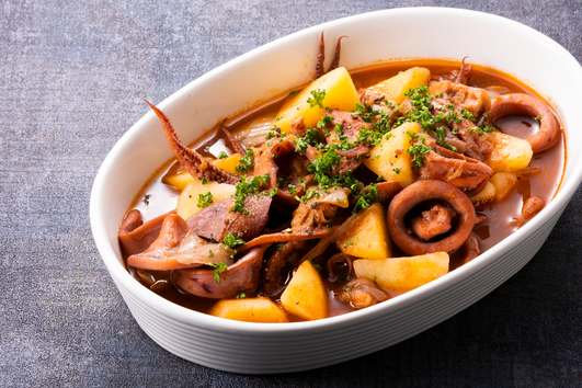 マンスリーメニュー 6月 / イカとアーティチョーク、ジャガ芋のブラッサート