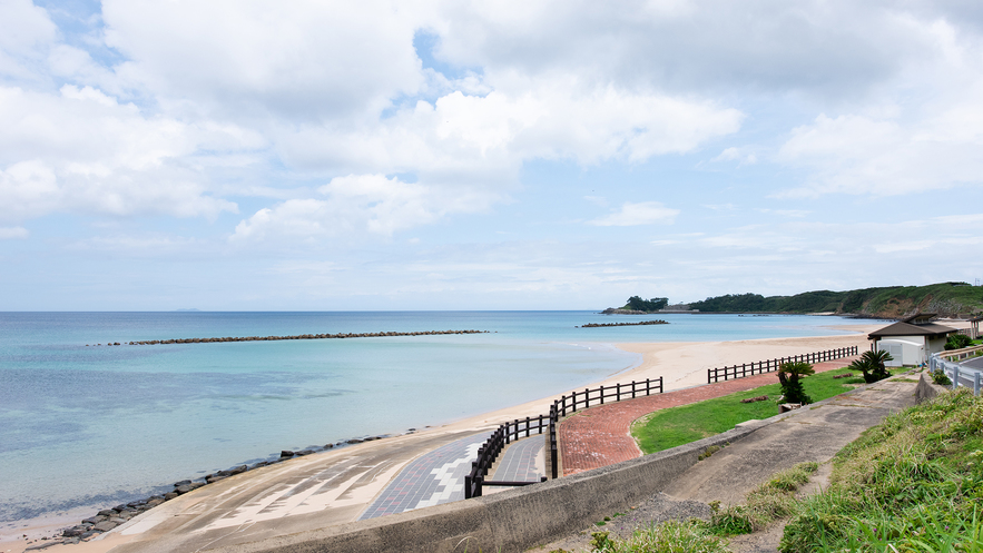 *【清石浜海水浴場】青いキレイな海は夏場だけじゃなく、さらに冬場にはカモメの大軍も飛来します。