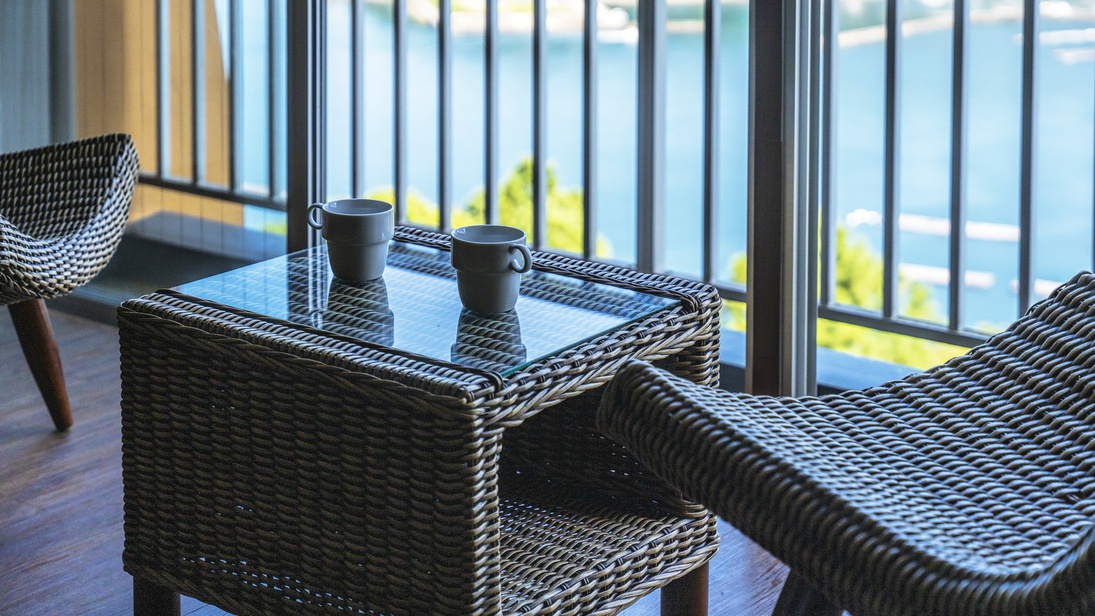 【お部屋からの眺め】海を眺めながらごゆっくりお寛ぎください