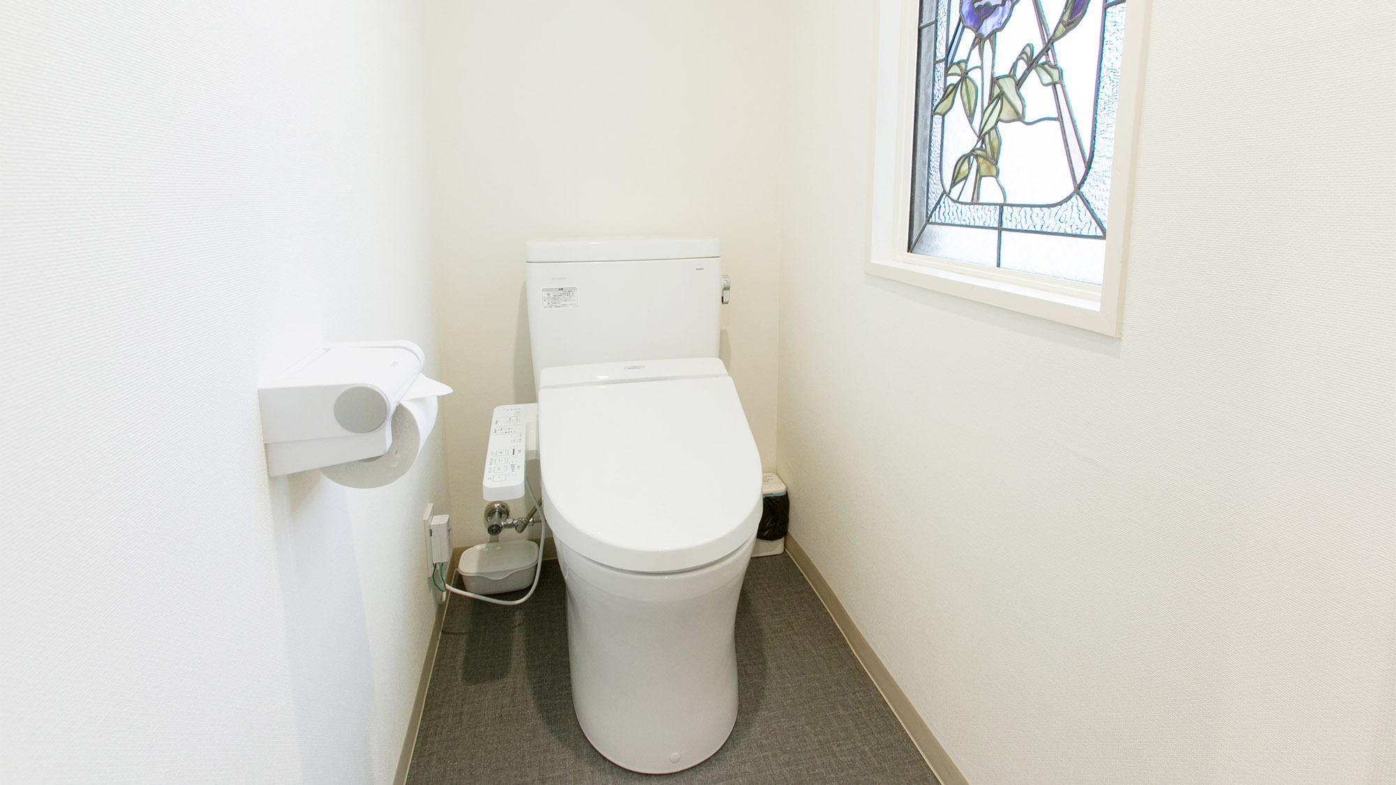・【ファミリールーム】トイレは温水洗浄便座完備
