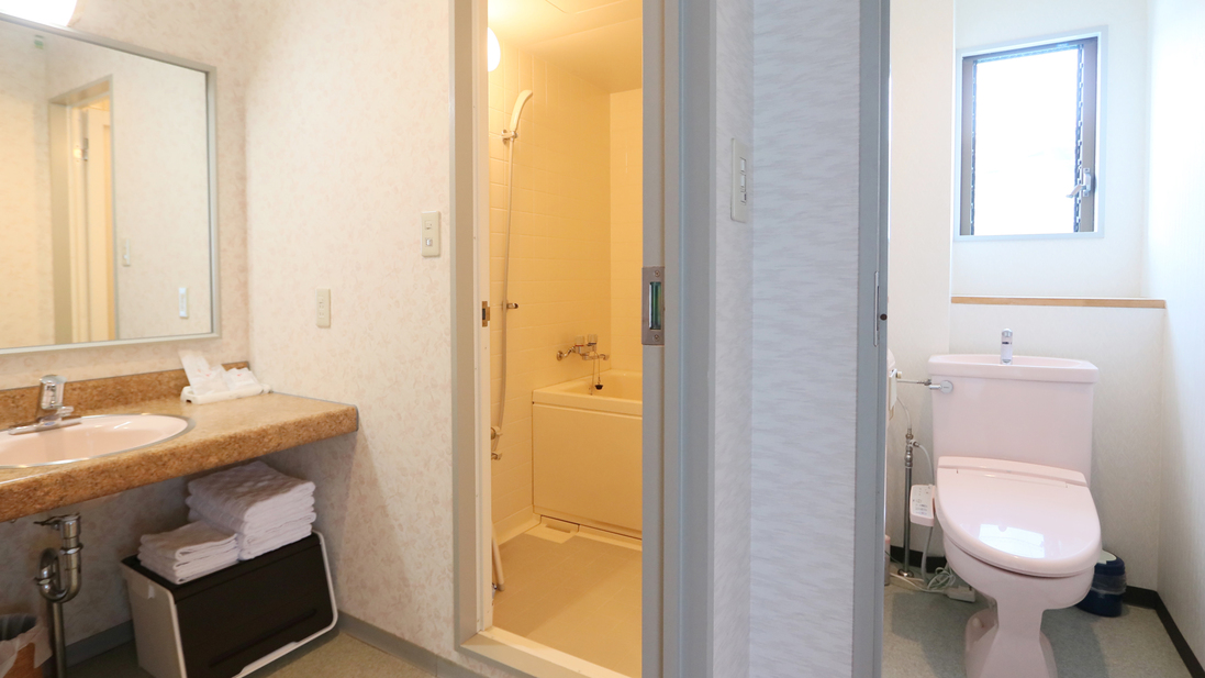 【和室10畳+広縁】全室バス・ウォシュレット付トイレ・洗面所を完備