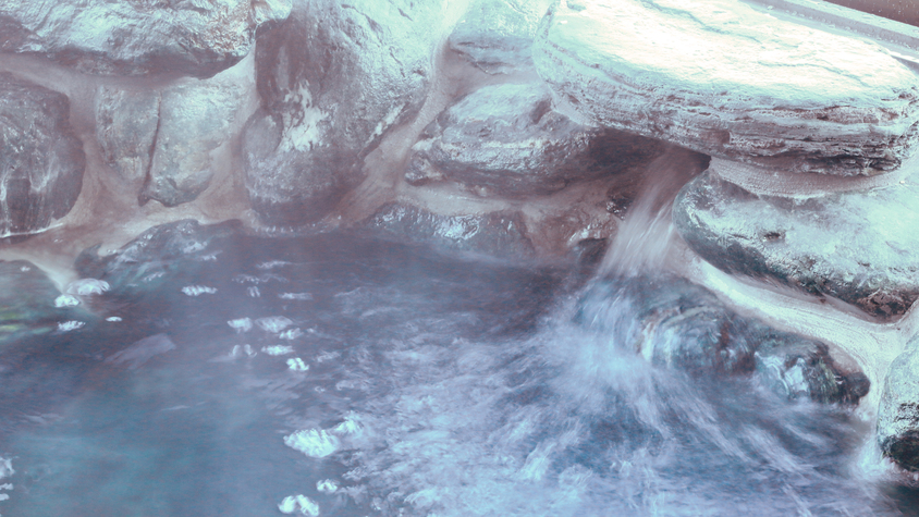 榊原温泉岩風呂の大浴場がございます!マッサージ効果があり、ハリ・ツヤのある肌を生み出します♪12