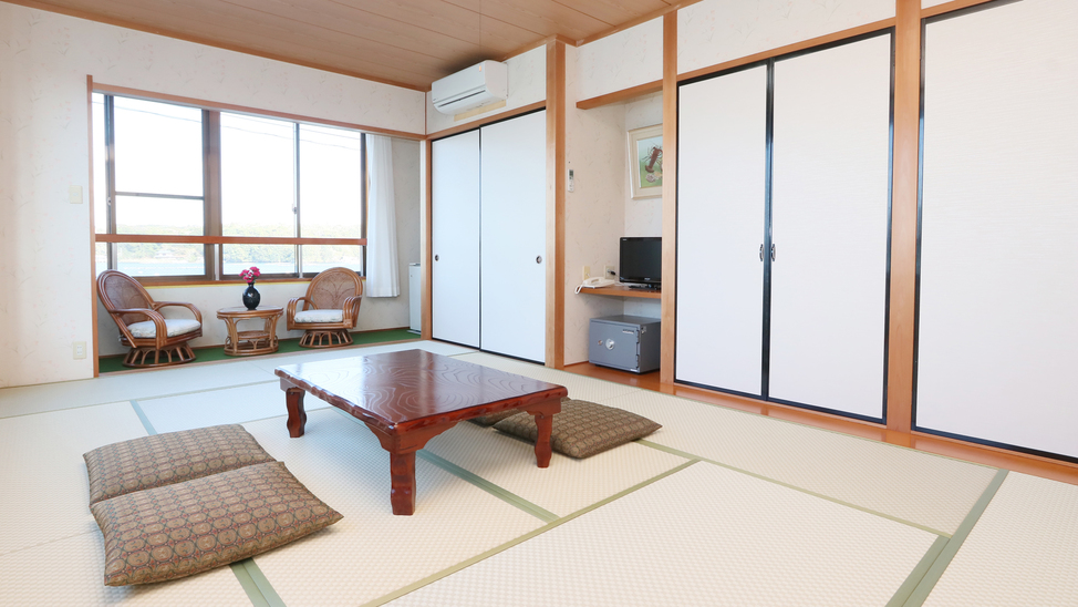 【和室10畳+広縁】ゆったりとお過ごしいただける10畳に広緑が付いたお部屋♪