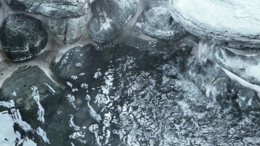 榊原温泉岩風呂の大浴場がございます!マッサージ効果があり、ハリ・ツヤのある肌を生み出します♪14