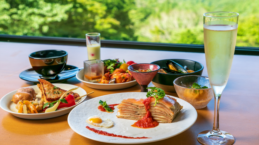 【ブランチ】光の差し込むラウンジで シャンパンブランチを。
