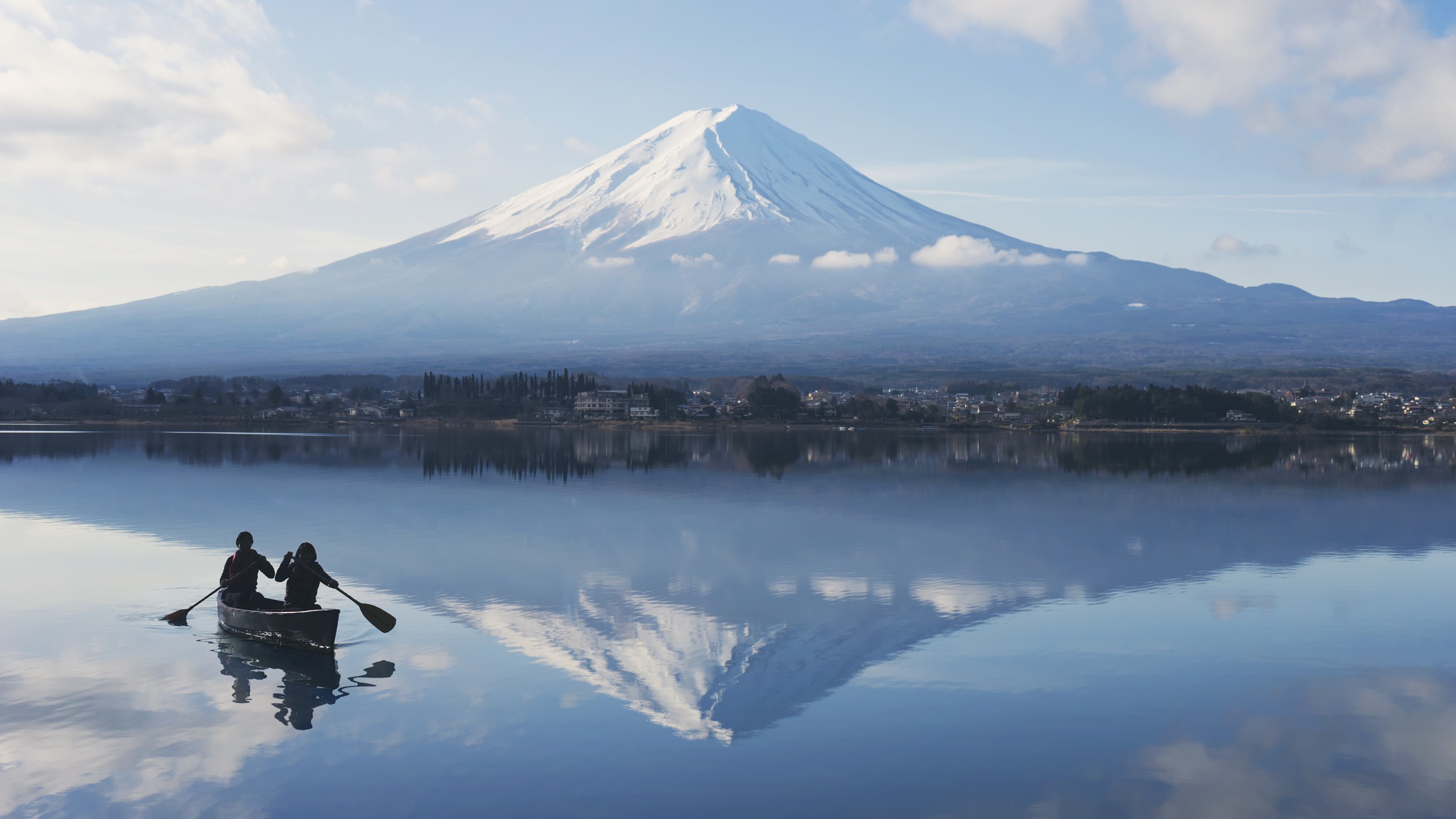 湖上の早朝カヌー