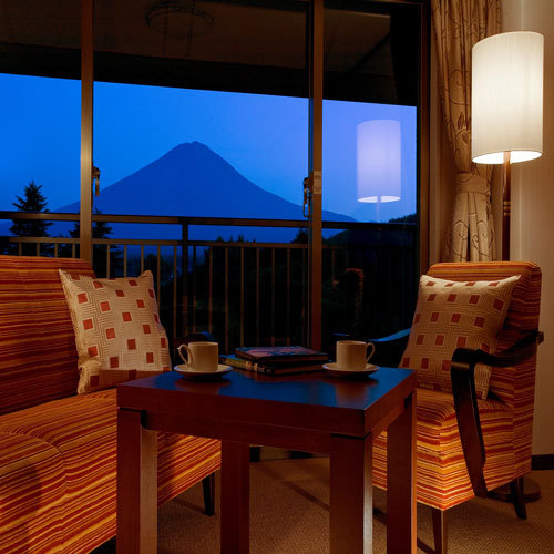 部屋から富士山（一例）