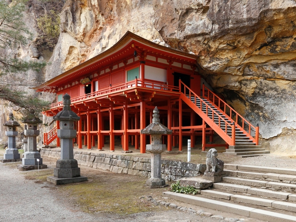 【周辺観光】《世界遺産平泉（達谷窟）》お車で約35分