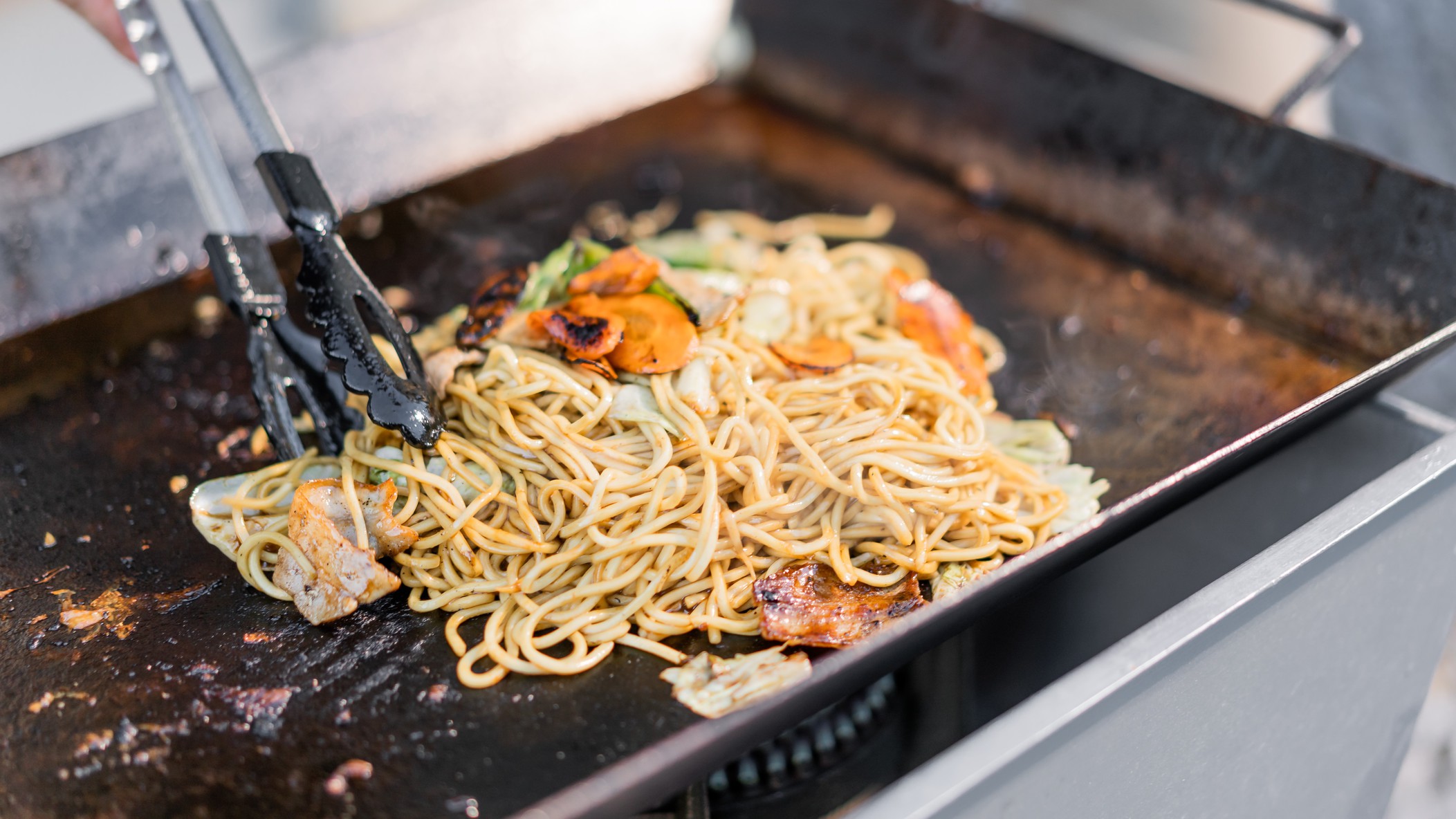 鉄板では定番の焼きそばも！