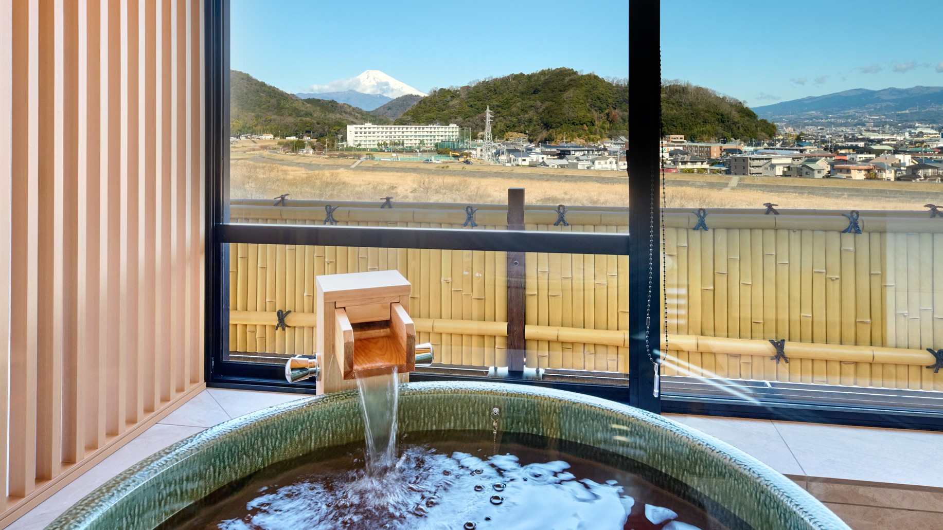 プレミアム半露天風呂付客室富士山ビュー