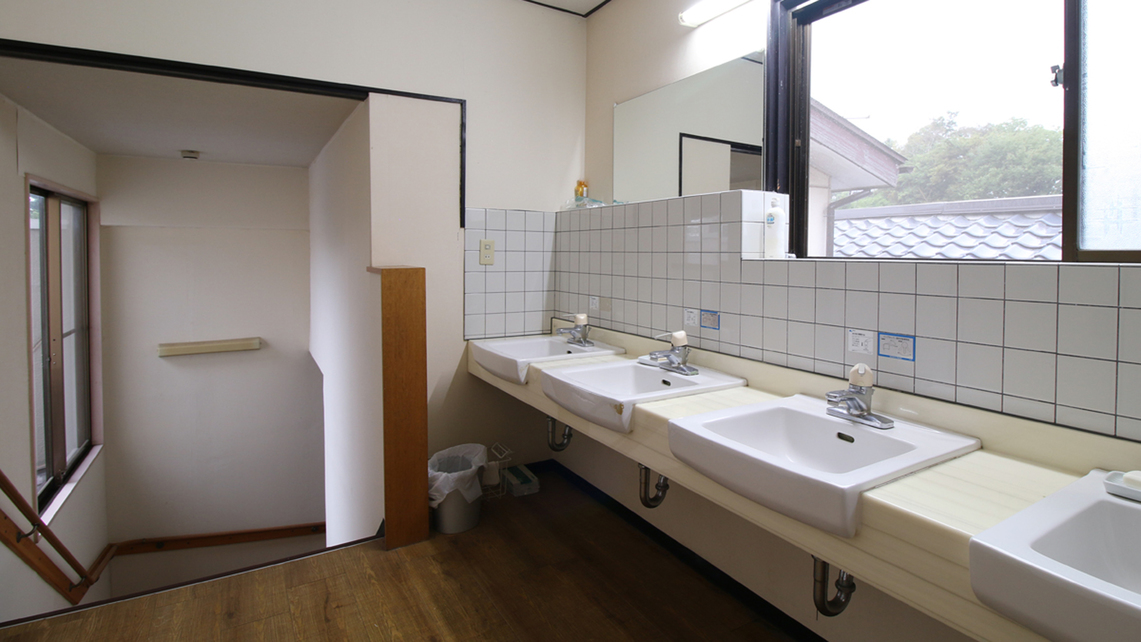 【館内】お手洗い・洗面所は共同となります。常に清潔を心掛けております。