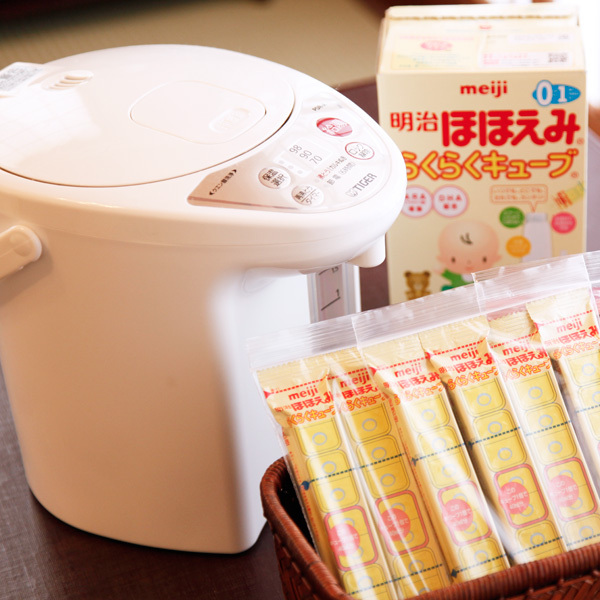 調乳ポット（70℃設定可能）&ミルクセット