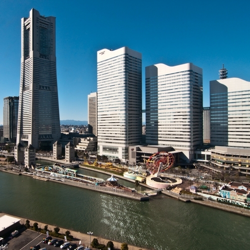 横浜みなとみらい地区・・・新横浜駅から約25分。横浜一の観光・商業地区です!!