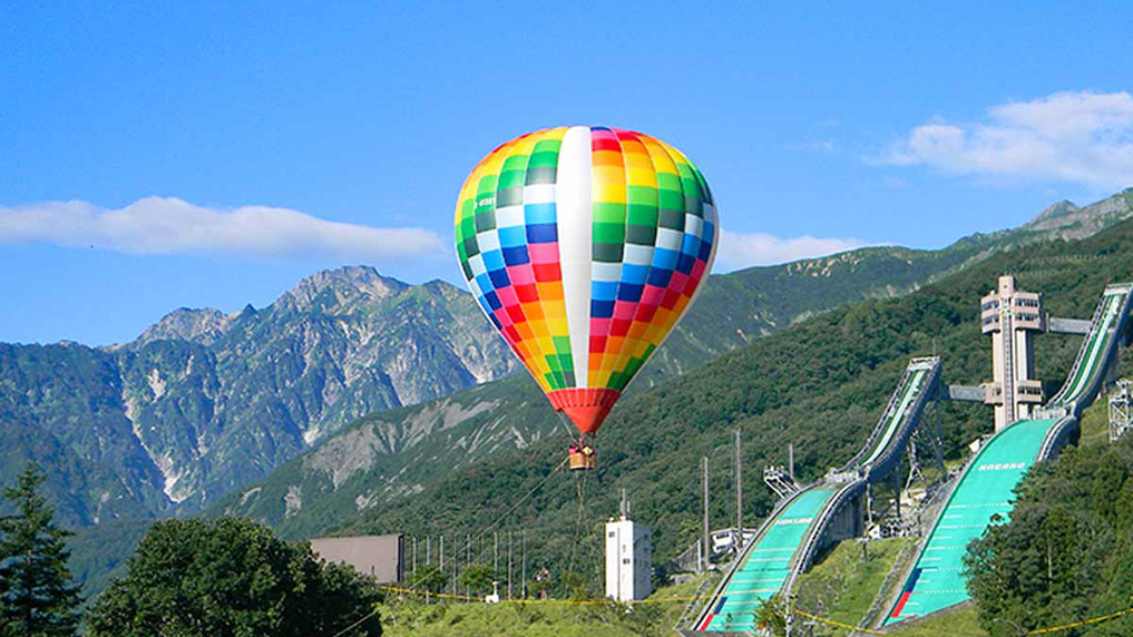 *【白馬アクティビティ】熱気球に乗って北アルプスの絶景を360度堪能できます。