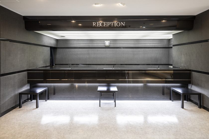 【2F フロント】