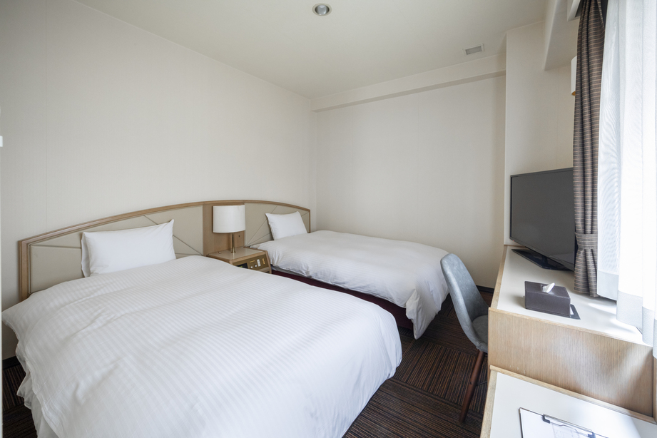 【スタンダードツインルーム】16平米110㎝幅ベッド2脚