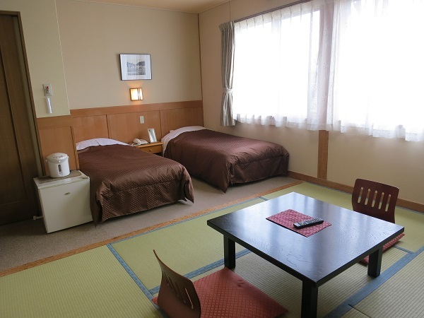 Hakuba Ryokan MINAMIYA & Cat Cafe MINAMIYA The 3-star Hakuba Kappo Ryokan Minamiya offers comfort and convenience whether youre on business or holiday in Nagano. The property has everything you need for a comfortable stay. Free Wi-Fi in all r