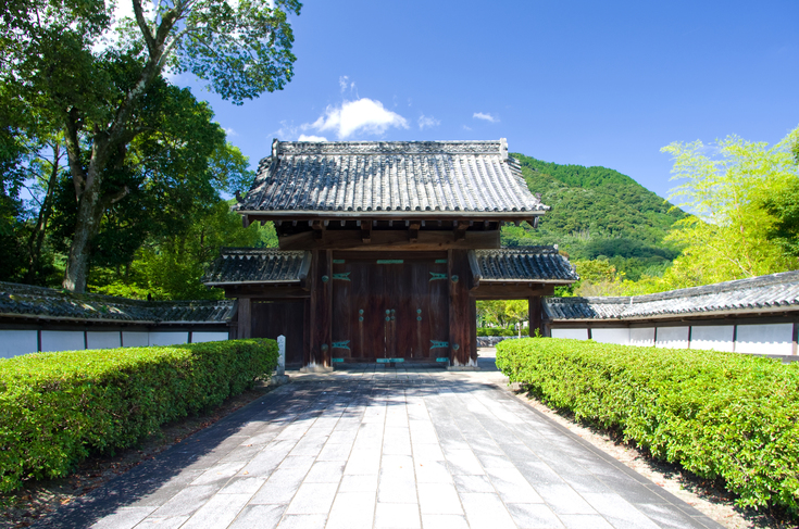 明治維新の重要な拠点旧山口藩庁門【山口市】当館から車で約7分