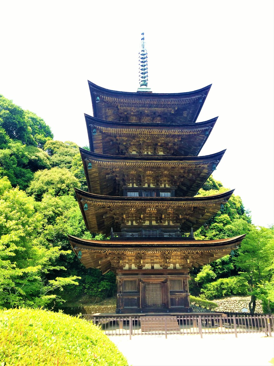 国宝瑠璃光寺五重塔【山口市】当館から車で約10分