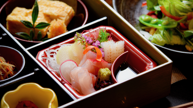 【朝食一例】料理長厳選の食材を活かした本格和朝食をお楽しみください