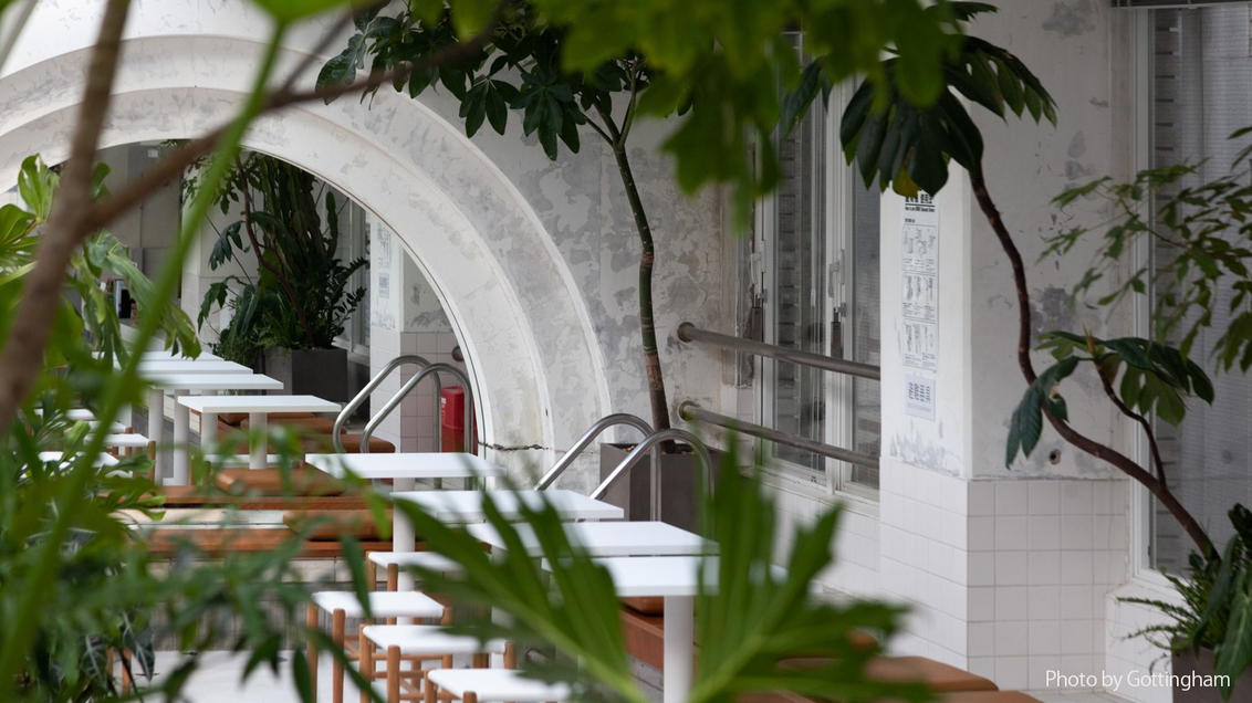 THE POOLSIDE（GUEST LOUNGE）