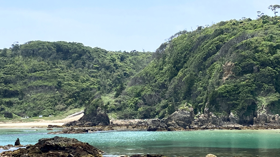 九十浜海水浴場知る人ぞ知る秘境。プライベート感覚の小さな海水浴場です