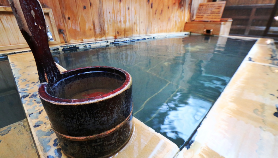 【天然温泉療養】釜沼温泉は皮膚病に効能があります