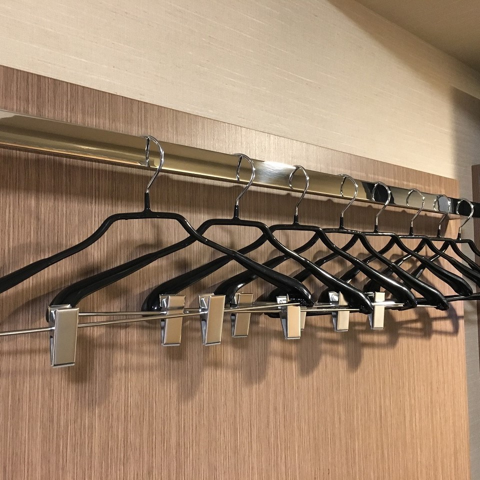 【ハンガー設置】ピン付き、なしの2種類ご用意♪