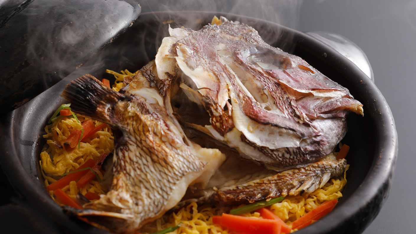 【季節の会席料理】お客様のタイミングに合わせて土鍋で炊き上げる鯛釜めし