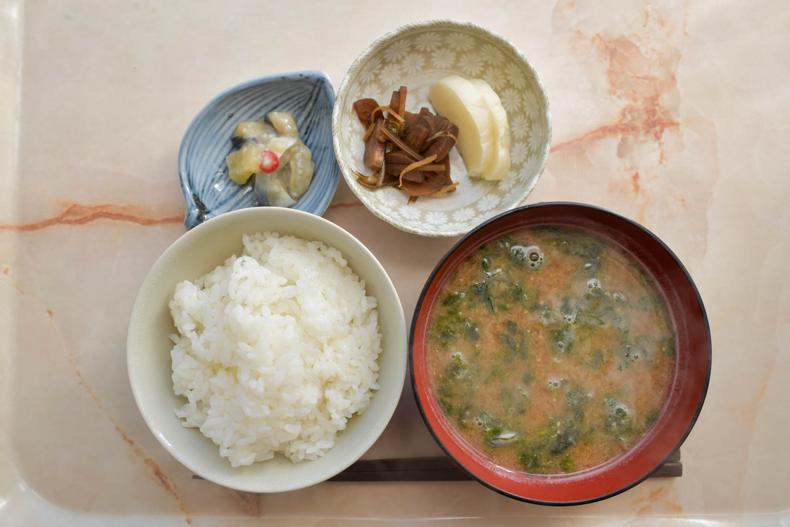 【夕食】ご飯とみそ汁