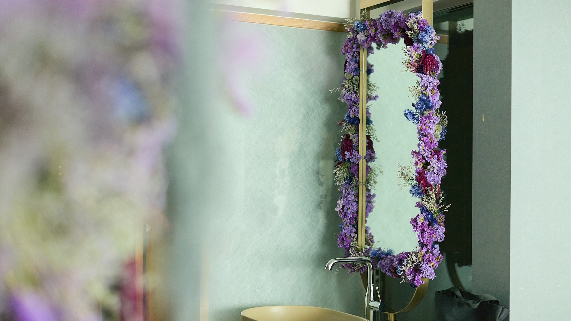 【パープルドライフラワー】お花に囲まれた鏡
