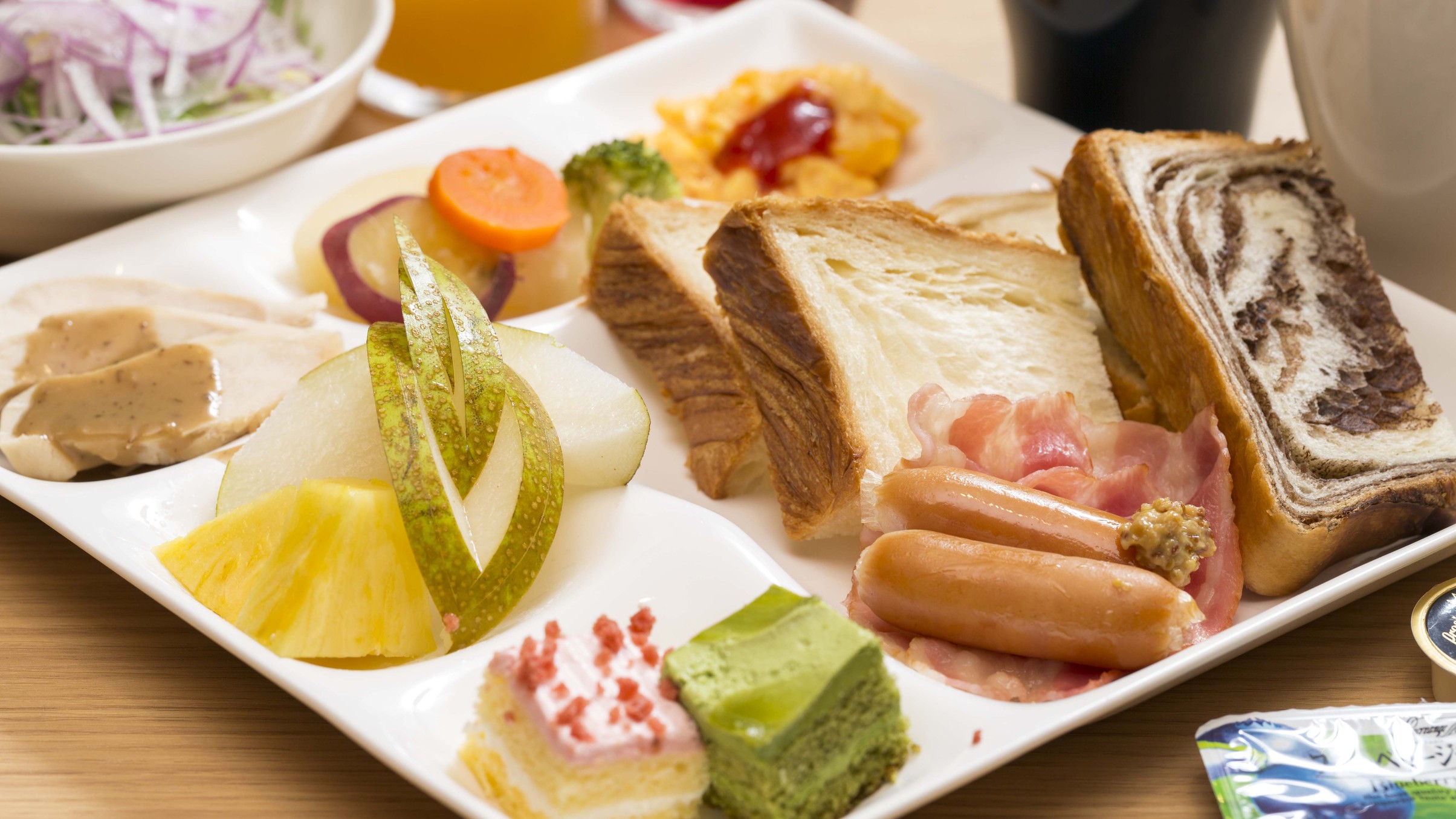 朝食盛り付け例(洋食)