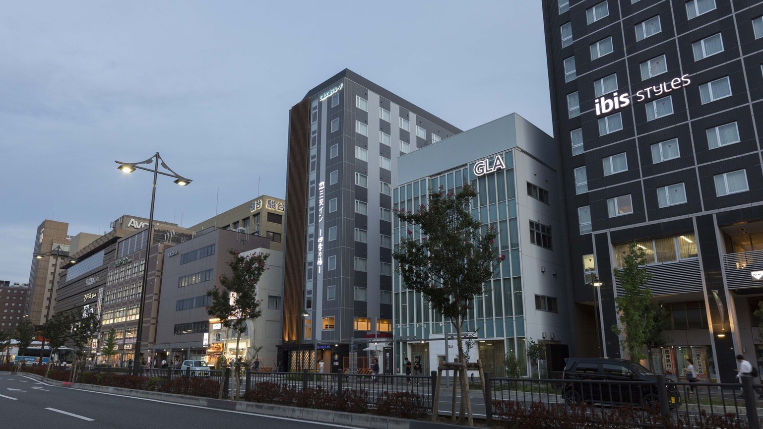 京都駅八条口から徒歩1分！三交インの文字が目印です♪