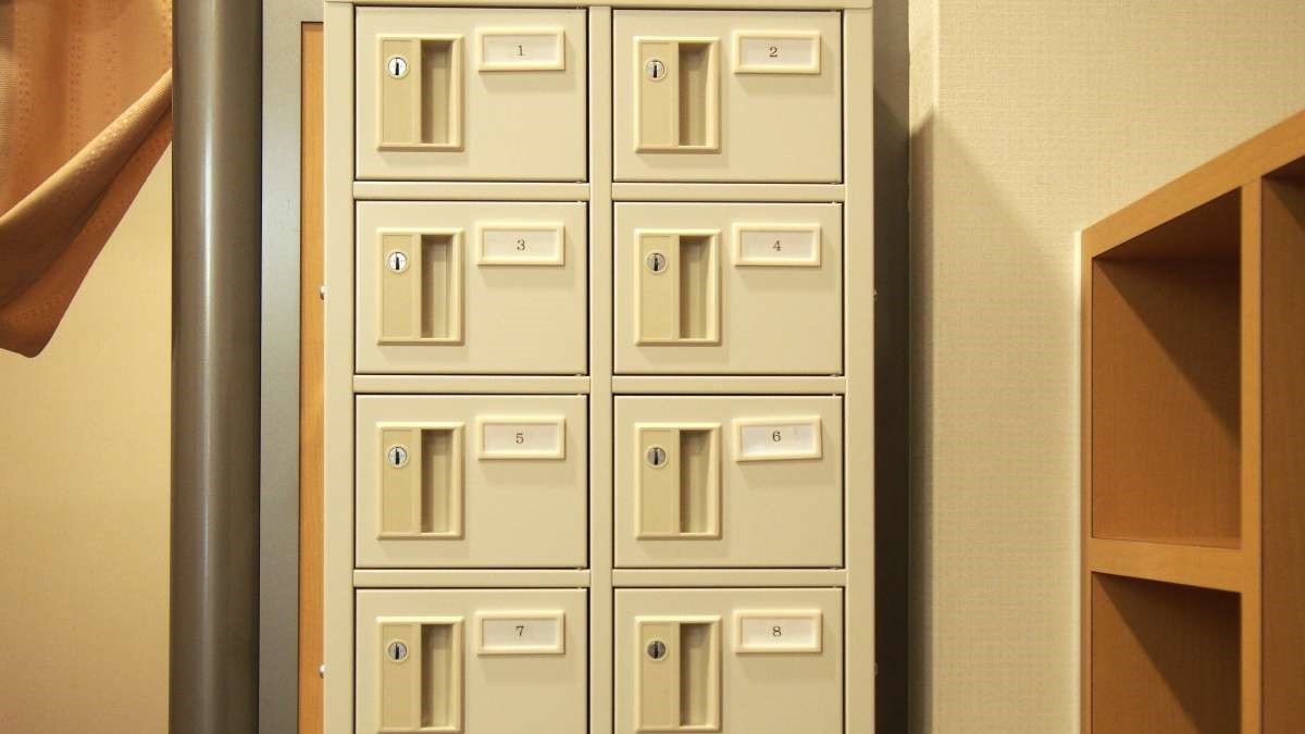 【人工温泉大浴場】脱衣所設置・貴重品ロッカー