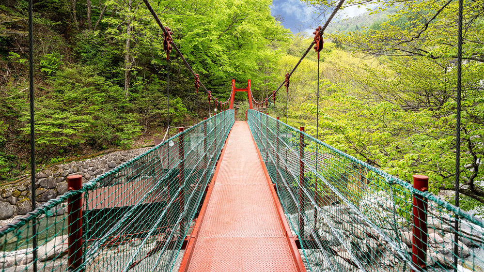 赤い吊り橋１