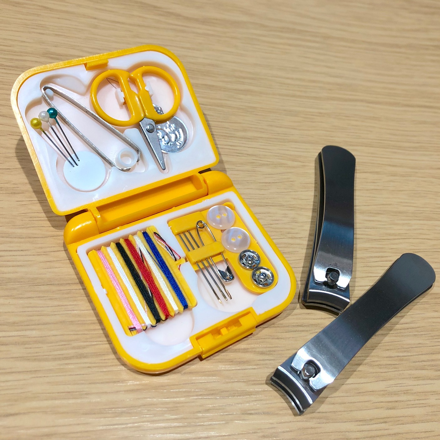 無料貸出品：ソーイングセットと爪切り