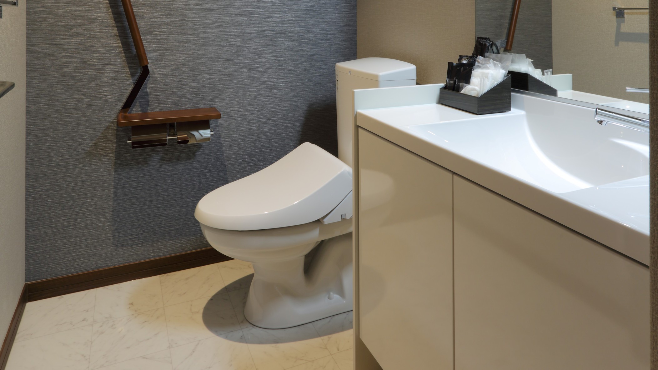 デラックスツイン：トイレ・洗面所