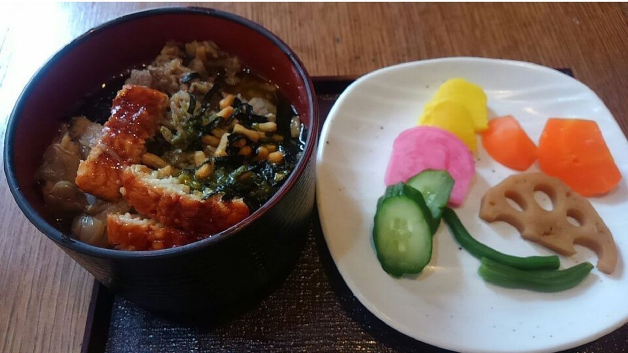 朝食にお茶漬けバイキングを用意