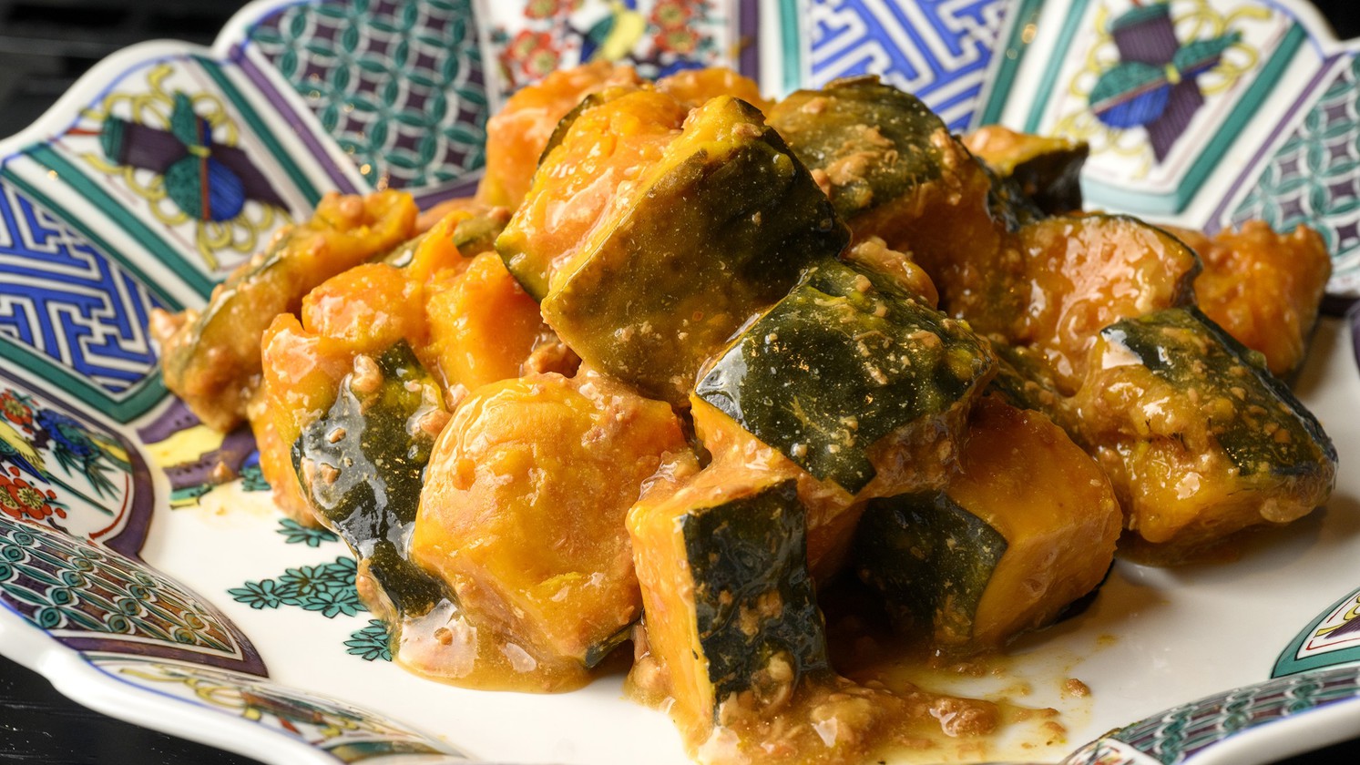「かぼちゃの鶏そぼろ煮」肉のうまみがしみ込んだほくほくのかぼちゃがたまりません。