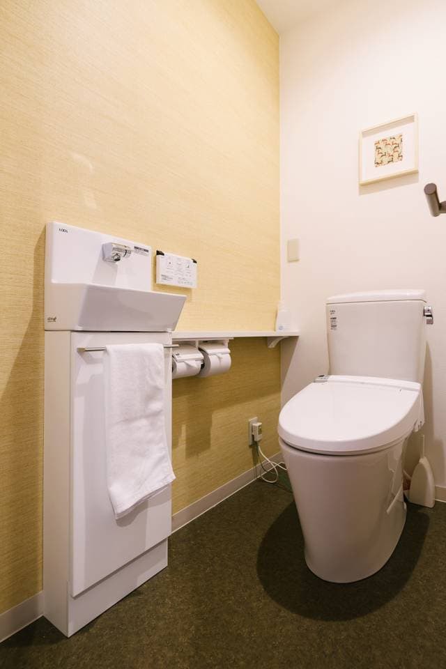 Family 3bed room Toilet