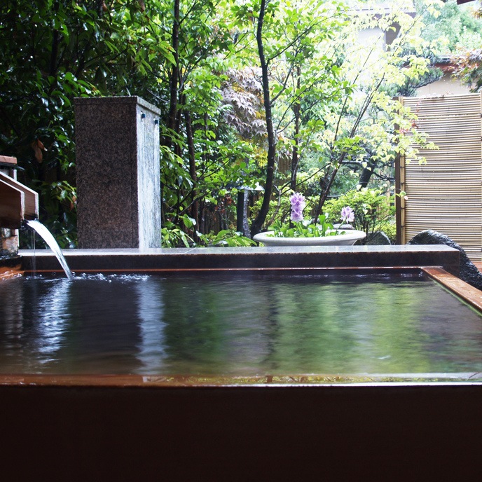 ＜結崎タイプ＞の一例温泉の半露天風呂