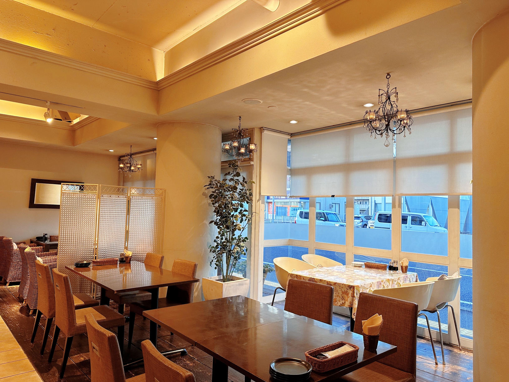 お食事会場（ディナータイム）