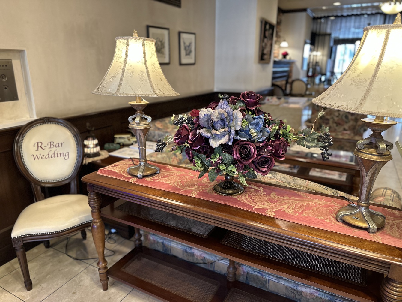 ホテル入口ロビー