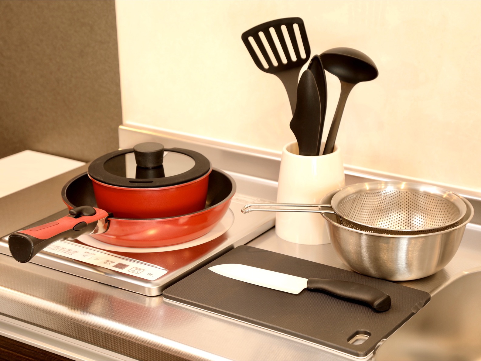 客室設備 全室調理器具・炊飯器・電気ケトル等、ご用意しております。