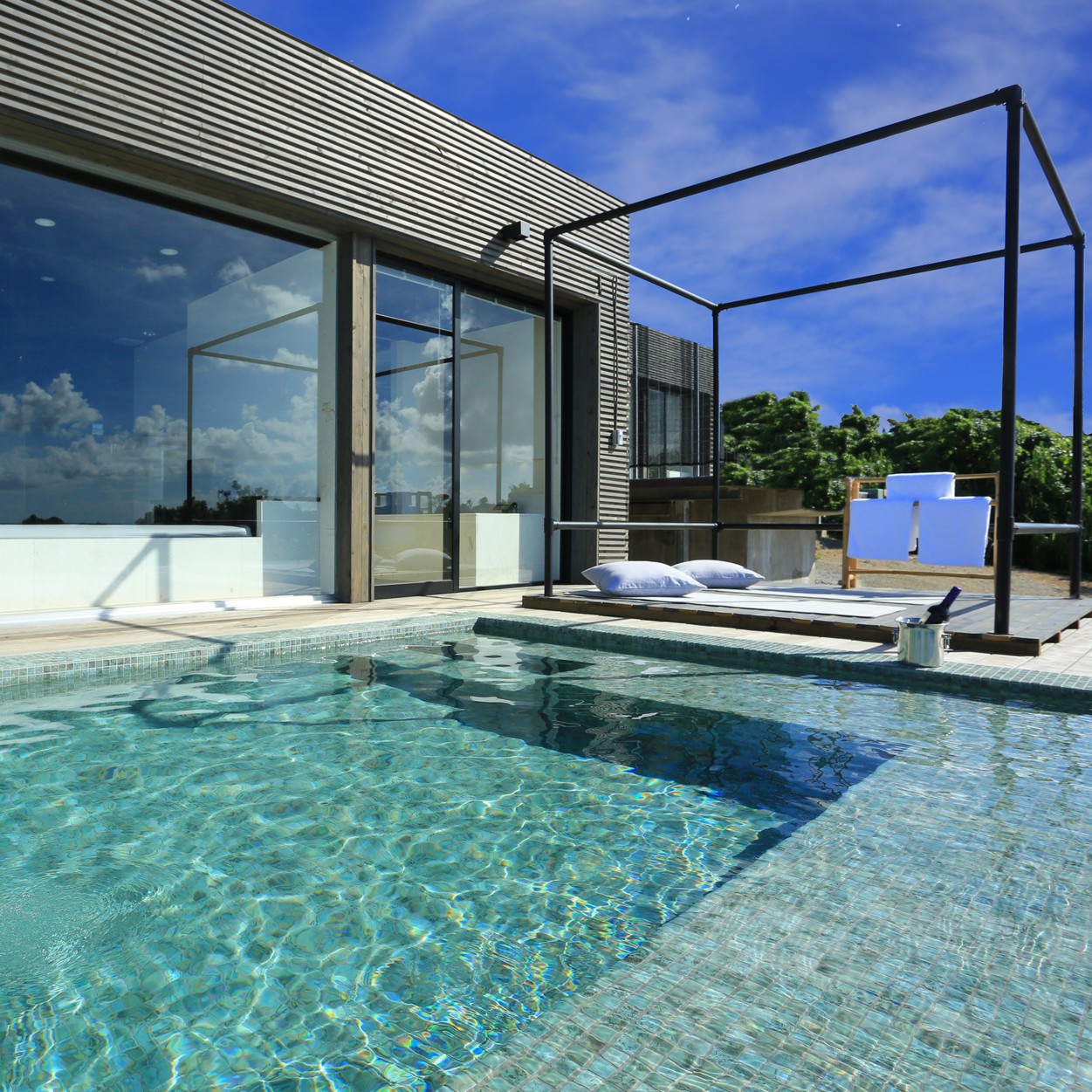 KOUNOSU (Mukaka Villa) <Korijima> Image 2, Okinawa Main island, Japan