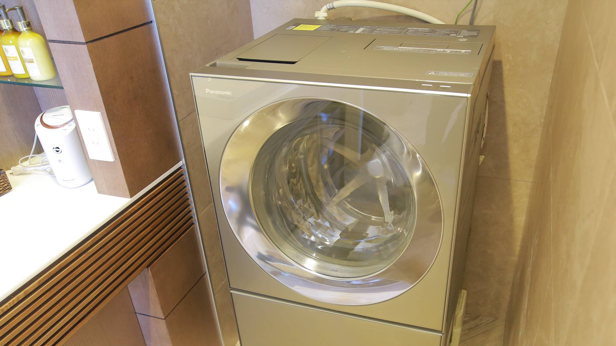 「ドラム式洗濯機（洗剤付き）」（全客室完備）