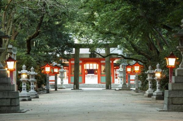 住吉神社【徒歩約3分】「福岡県観光連盟提供」
