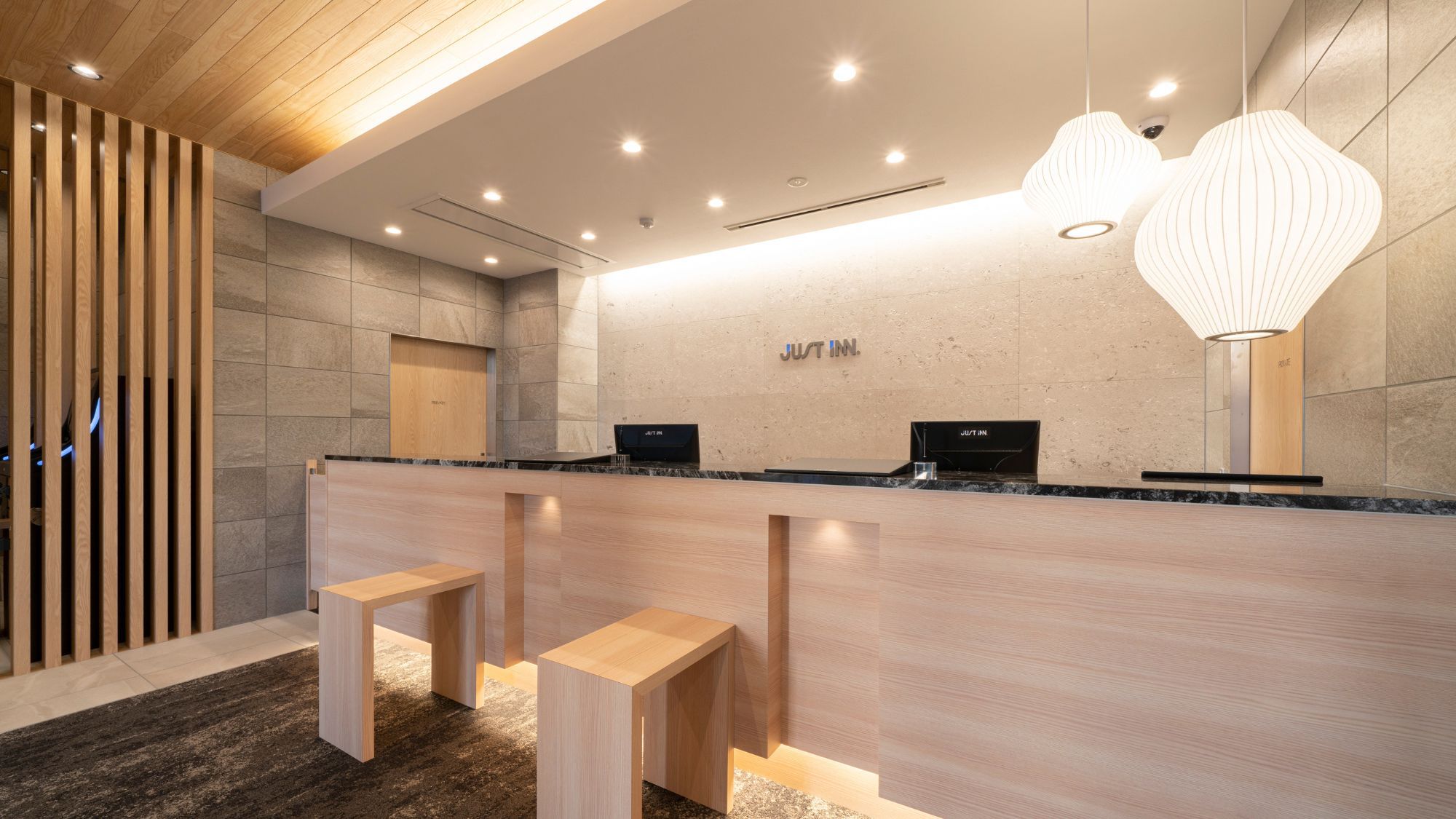 館内施設｜1F・フロント