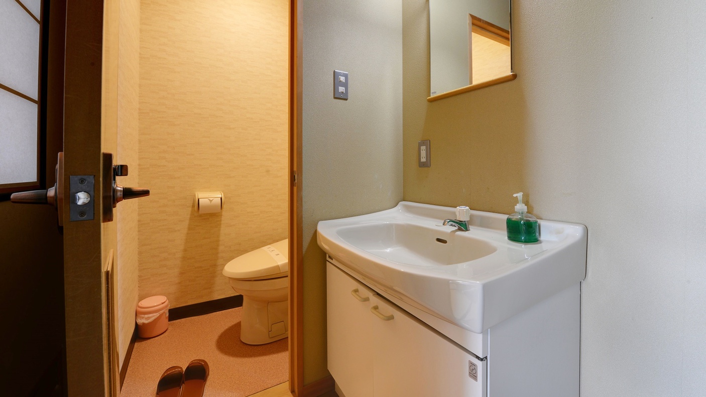 *8畳トイレ付一例／洗面所とトイレ付のお部屋です